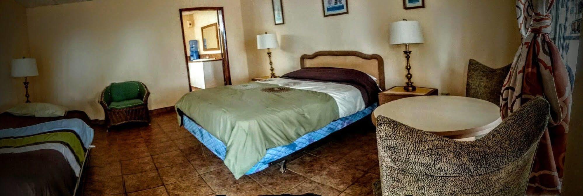 Old Mill Hotel San Quintin エクステリア 写真