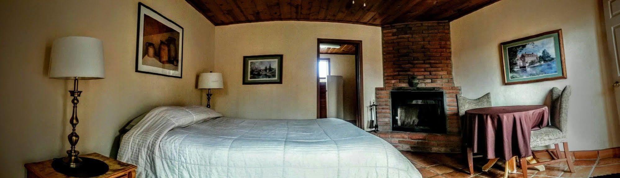 Old Mill Hotel San Quintin エクステリア 写真