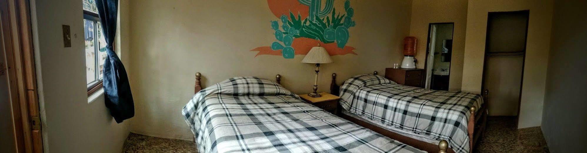 Old Mill Hotel San Quintin エクステリア 写真