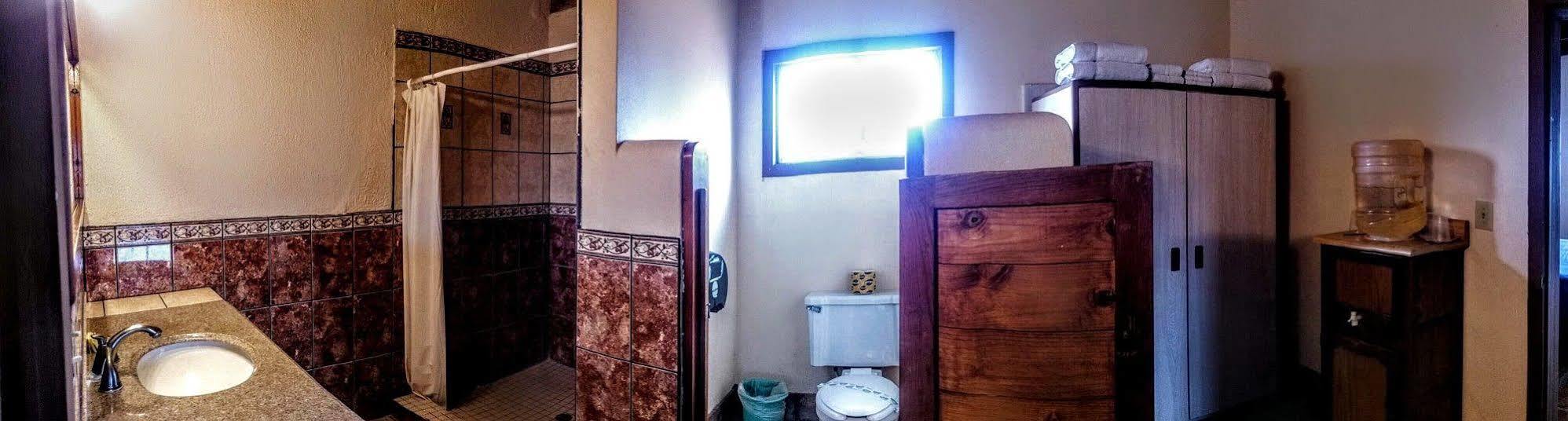 Old Mill Hotel San Quintin エクステリア 写真