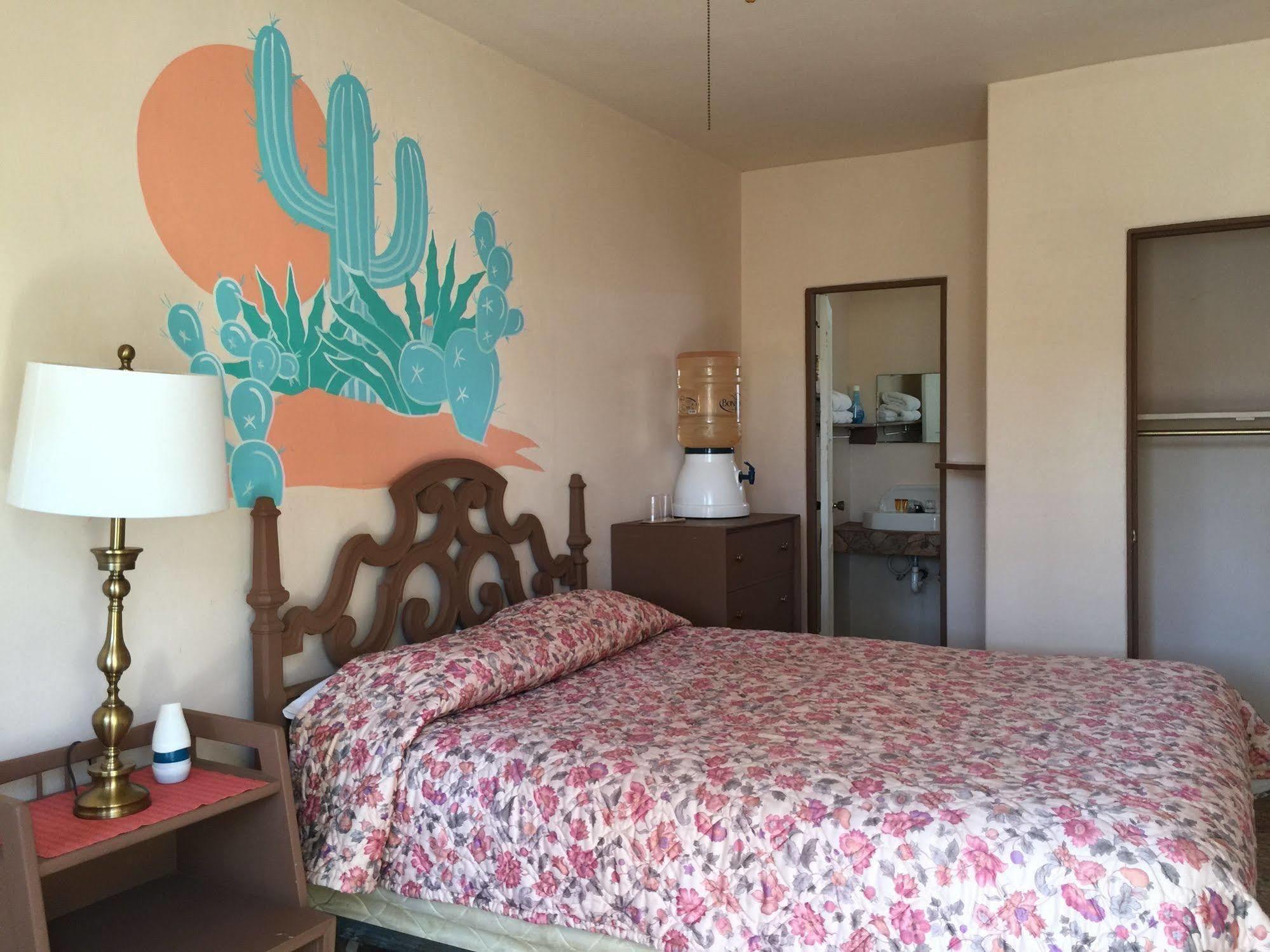 Old Mill Hotel San Quintin エクステリア 写真