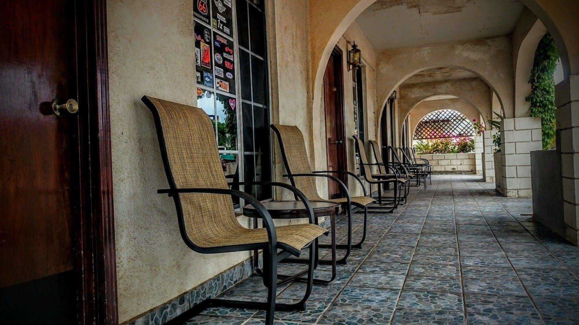 Old Mill Hotel San Quintin エクステリア 写真