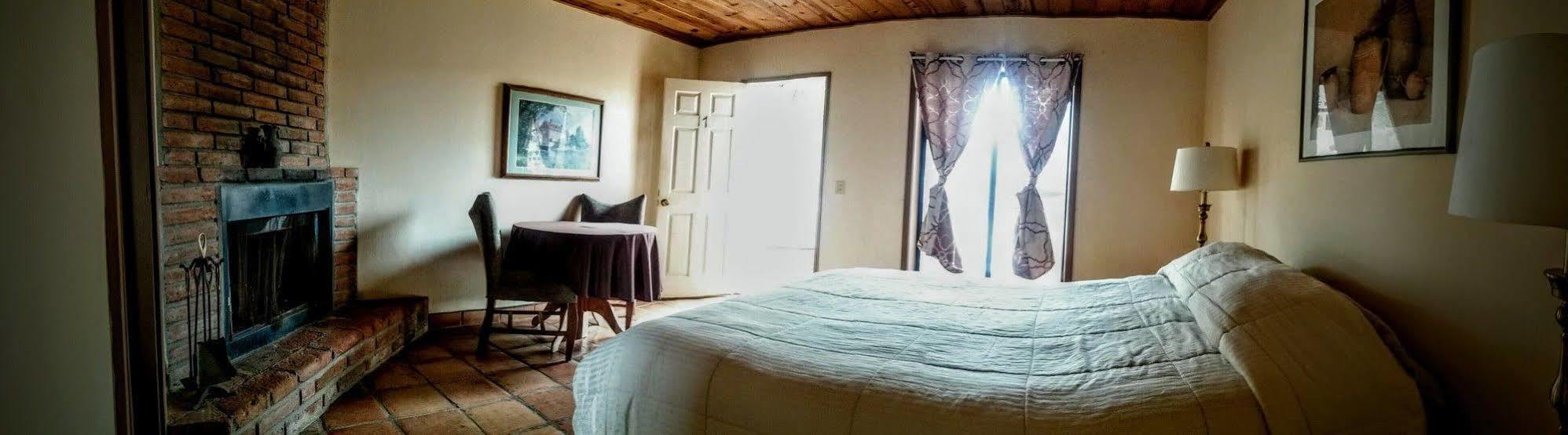 Old Mill Hotel San Quintin エクステリア 写真